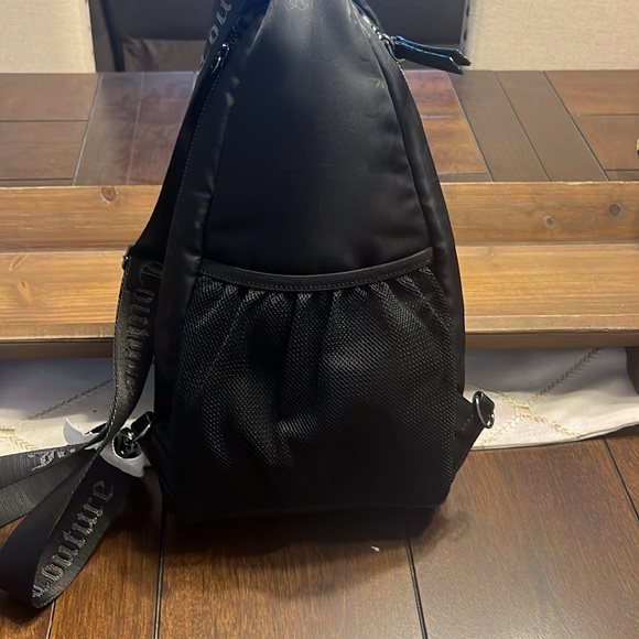 Brand new super cute and stylish Juicy couture sling/crossbody - Picture 6 of 11
